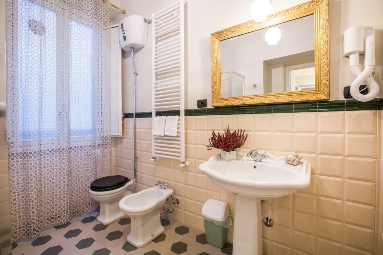 Art Nouveau Roma Colosseo Suites エクステリア 写真